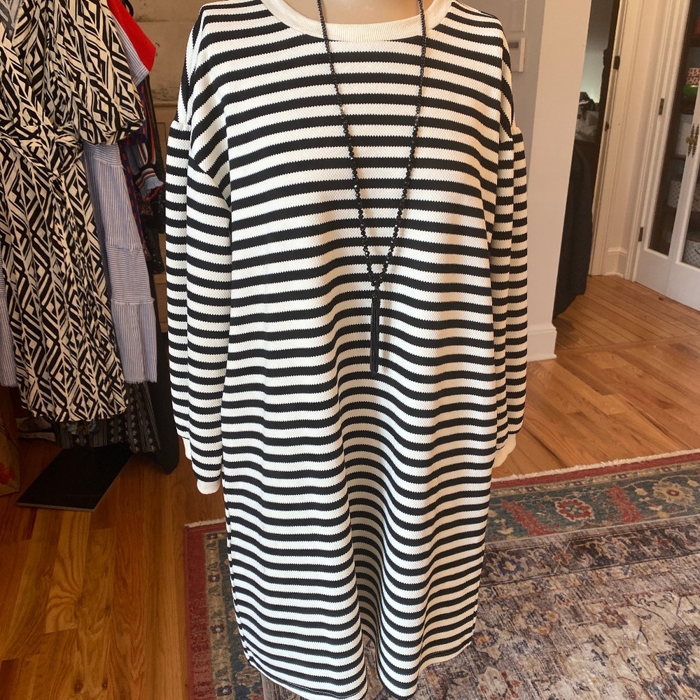 JODIFL Black. and White Striped Dress -‎ Size Large